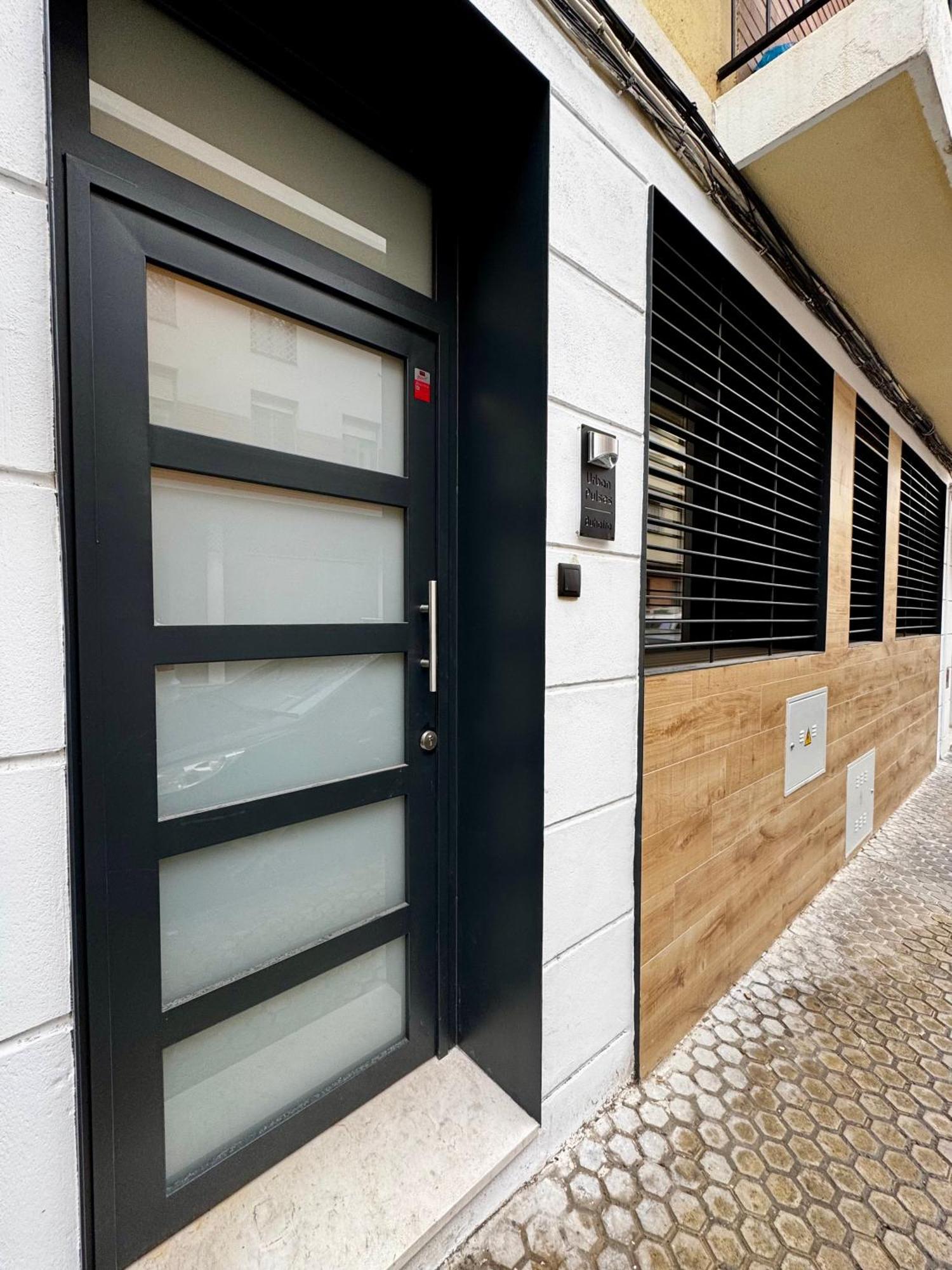 Urban Pulses Buhaira Seville Exterior photo